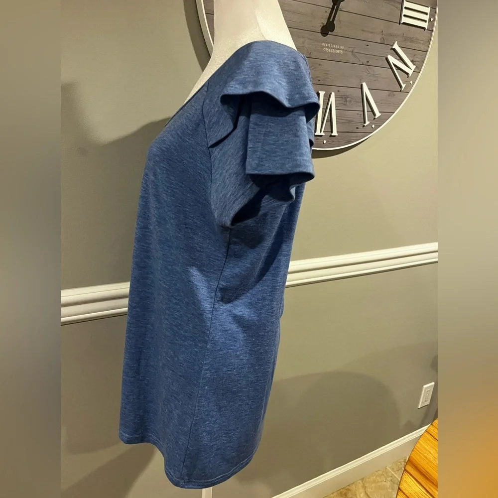Women's Heather Blue Short Sleeve Top - Size Medium Worn 1x Great shape! - Picture 2 of 9